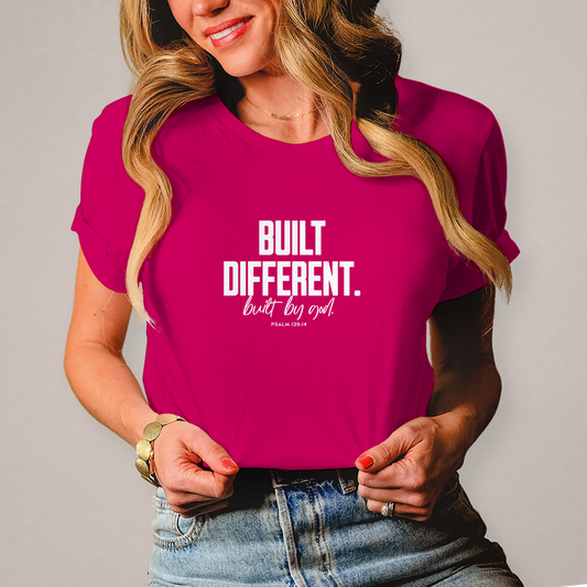Built Different Built by God | Christliches T-Shirt Damen | Christliche T-Shirts Damen | Gesegnet